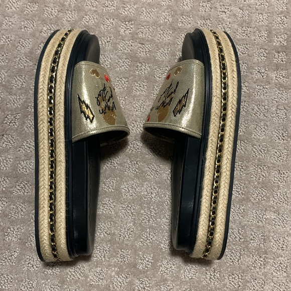 Paris Platform Slides - Picture 4 of 7